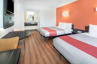 Motel 6-Thousand Oaks, CA - 8