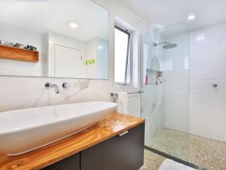 Arklow I Pet Friendly with Ocean Views - Culburra Beach - 3