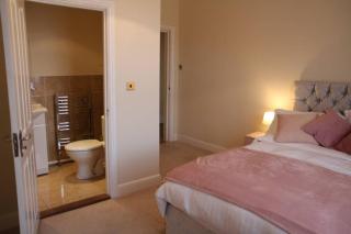 Mostyn Villa 2 Free Private Parking - 2