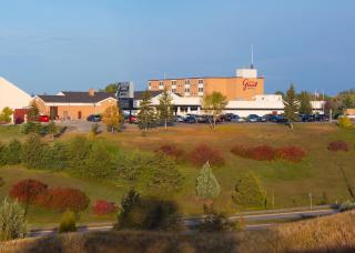 Grand Hotel - Minot - 0