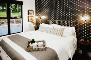 Whidbey Island Modern Farmhouse - Greenbank - 3