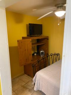 Comfortable Crash Pad - New Orleans - 2