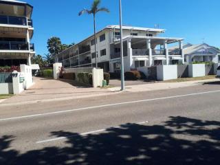 Residential two-bedroom unit on The Strand, self-check in, Wi-fi - Townsville - 7