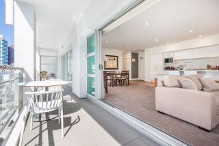 QV Spacious Apt on the Wharf with Wifi (797) - Auckland - 1