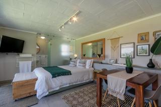 Wildlife Retreat on a Wine-Farm - Stellenbosch - 5
