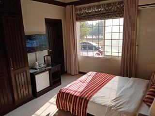 Crosswinds Guest House - 1