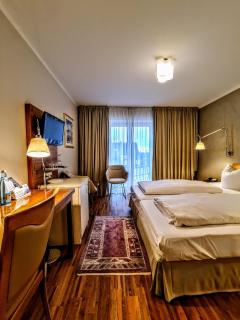 Hotel Restaurant Felix - Bensheim - 0