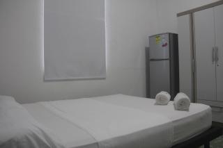 Eden`s Garden Hostel - 1