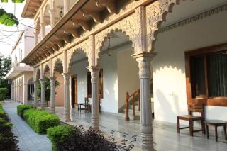Hotel Sunbird - Bharatpur - 4