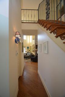 Ocean View Paradise - Steps away from the Beach Will Accommodate Up To 10 People including 1-3 Fa - 5
