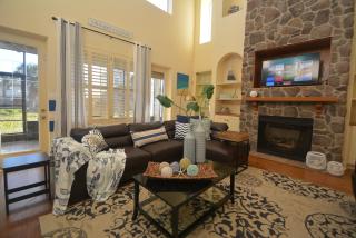 Ocean View Paradise - Steps away from the Beach Will Accommodate Up To 10 People including 1-3 Fa - Palm Coast - 2