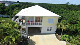 Fantasea is the Perfect Beach House with Pool and Hot Tub 4 bed3 bath with 2 Master Suites - Palm Coast - 0