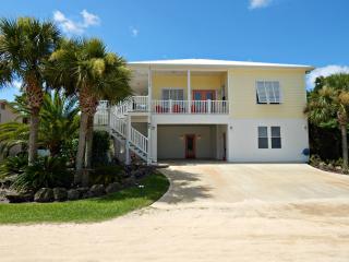 Fantasea is the Perfect Beach House with Pool and Hot Tub 4 bed3 bath with 2 Master Suites - Palm Coast - 9