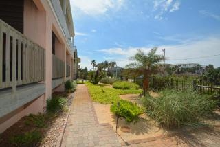 Just Beachy A Luxury Retreat Sleeps 12 3 Levels with Elevator- Perfect for 1-3 Families Travelin - Palm Coast - 9