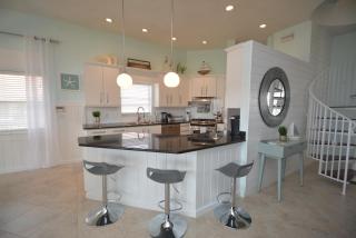 Just Beachy A Luxury Retreat Sleeps 12 3 Levels with Elevator- Perfect for 1-3 Families Travelin - 4