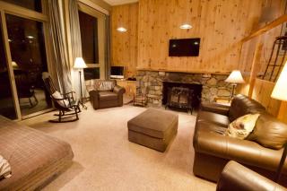 Crossett Hill Lodge - Duxbury - 9