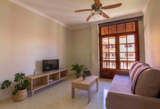 Cozy Family Apartment with 3 bedrooms - 0