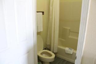 Texas Inn Downtown McAllen - McAllen - 1