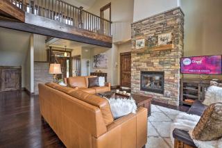 Modern Eagle Crest Escape with Patio and 2 Balconies! - 5