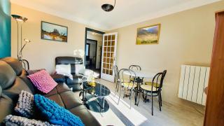 3* balcon vue lac commerces et plage à 100m - 1