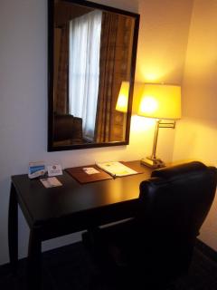 Comfort Inn & Suites Northeast - Gateway - 8