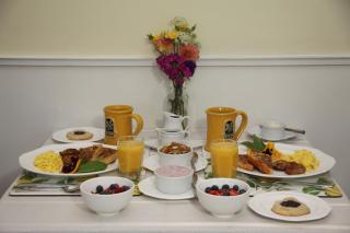 Olallieberry Inn Bed and Breakfast - Cambria - 1