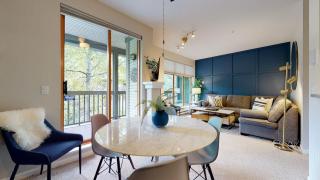 Designer Townhome In Whistler Village with Pool and Hot Tub - Whistler - 8