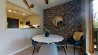 Designer Townhome In Whistler Village with Pool and Hot Tub - Whistler - 7