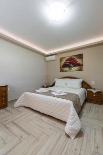 Castellano Vasiliki - 1