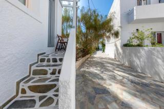 Filoxenia Apartments - Adamas - 7