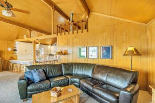 Huckleberry Rose - 6