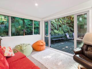 Family Fun at The Lake - Lake Tarawera Home - Lake Tarawera - 2