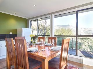 Tiro Treasure - Akaroa Holiday Home - 9