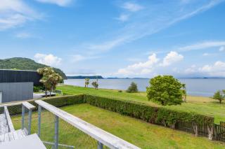Lakefront Lodge - Kuratau Holiday Home - Kuratau - 0