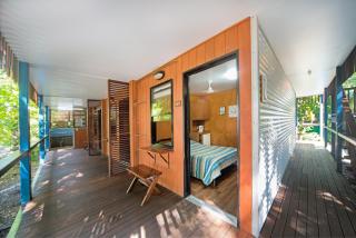 Airlie Beach Magnums - Adults Only - Airlie Beach - 1