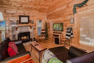 Highland Dream, Hot Tub, FREE tickets each paid day, Near Dollywood, WIFI!!! - 4