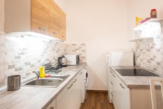 Cozy & Quiet Apartment Near Király Street FREE PARKING, AC, Perfect for 4 Guests! - Budapest - 3