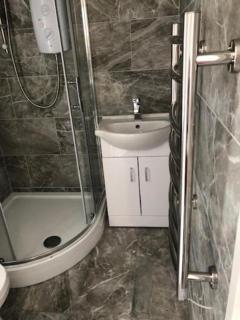 Lancaster Studio Apartments - 7