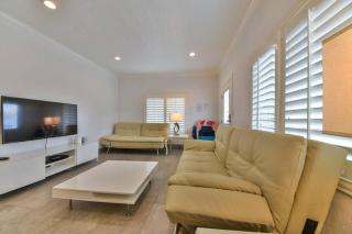 1000#1 Contemporary Home w/ Parking, Grill, & AC! - Newport Beach - 3