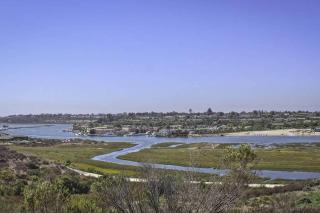 1000#3 Renovated Home by Beach & Sand - AC & More! - 9