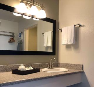 SureStay Plus Hotel by Best Western Gold Beach - Gold Beach - 1