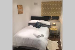 Large 3 bedroom apartment in gated development - Londra - 8