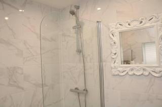 Large 3 bedroom apartment in gated development - Londra - 3