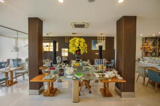 Lake View Hotel - Quy Nhon - 1