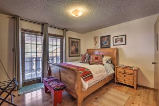 Downtown Red River Retreat with Mtn Views and Yard - Red River - 2