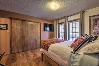 Downtown Red River Retreat with Mtn Views and Yard - Red River - 1