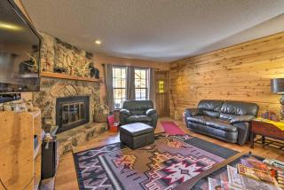 Downtown Red River Retreat with Mtn Views and Yard - Red River - 7