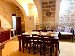 Family Farmhouse & Private Pool Very Good 8 - 1