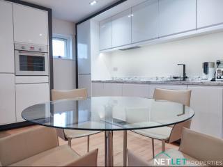 Orion House - Luxury Apartment overlooking Milford Marina, Pembrokeshire - Milford Haven - 1