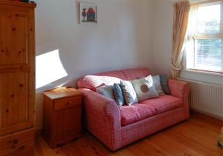 Castle Cottage By The Beach - Greencastle - 9